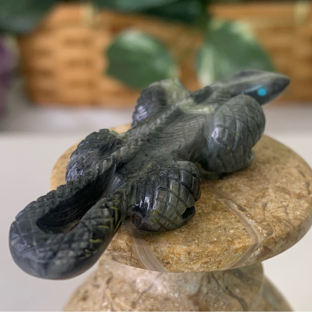 Authentic Zuni Picasso Marble Lizard Fetish Carving Nelson Yatsattie 2.5" Signed - Picture 11 of 16